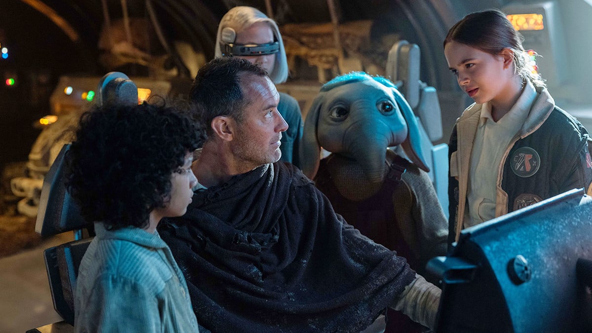 (L-R): Wim (Ravi Cabot-Conyers), Jod Na Nawood (Jude Law), KB (Kyriana Kratter), Neel (Robert Timothy Smith), and Fern (Ryan Kiera Armstrong) in in Star Wars: Skeleton Crew.