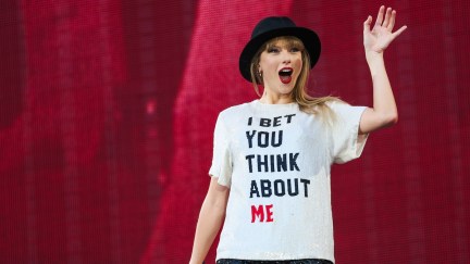 Taylor Swift waving for photo op.