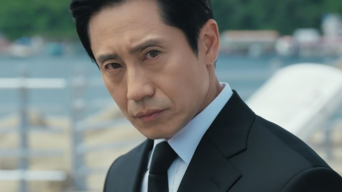 Shin Ha-kyun starring as Shin Cha-il, Episode 12 of The Auditors