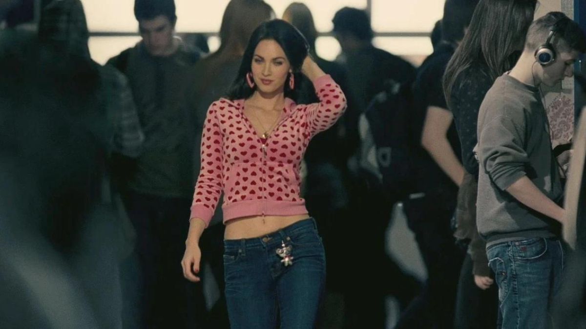 Megan Fox's Jennifer walking through a crowded high school hallway in Jennifer's Body.