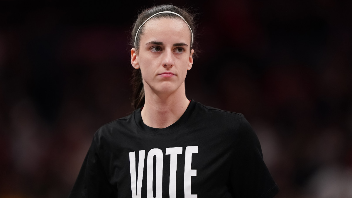 INDIANAPOLIS, INDIANA - SEPTEMBER 11: Caitlin Clark #22 of the Indiana Fever warms up before the game against the Las Vegas Aces at Gainbridge Fieldhouse on September 11, 2024 in Indianapolis, Indiana.