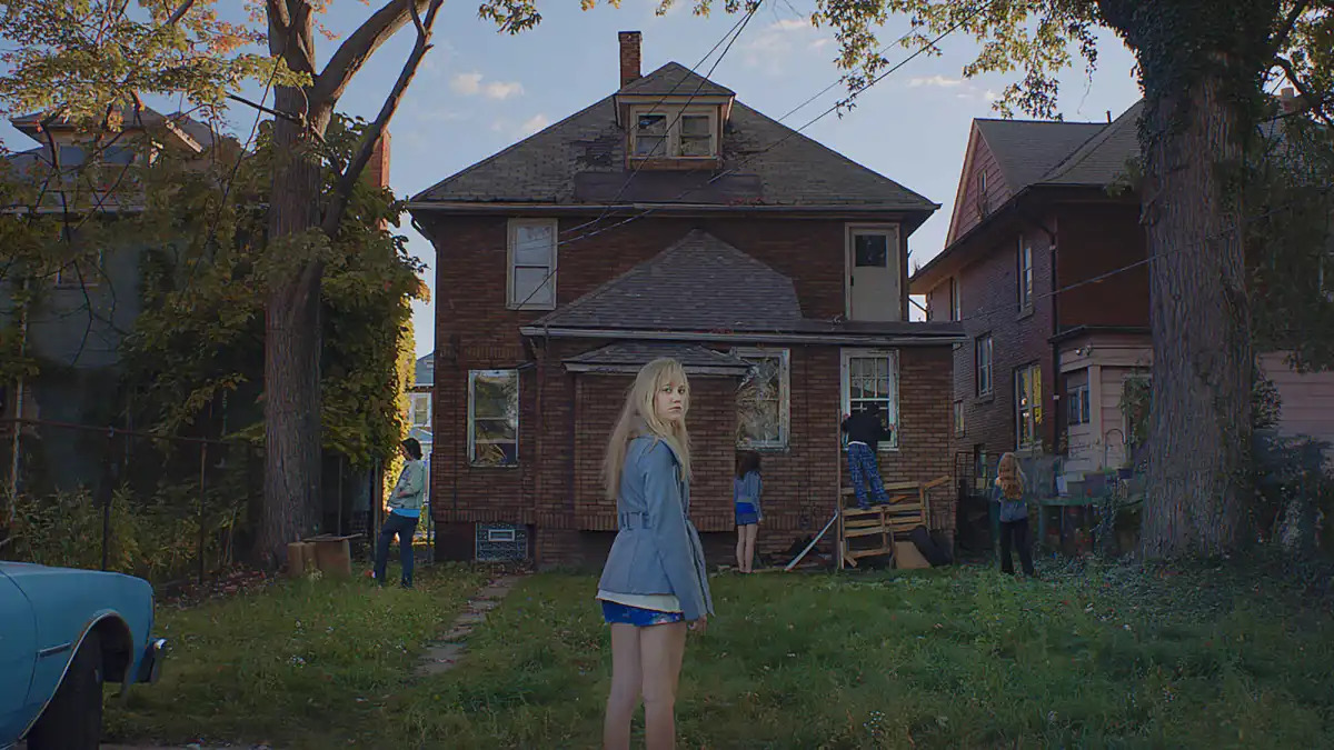 Maika Monroe in a still from 'It Follows'