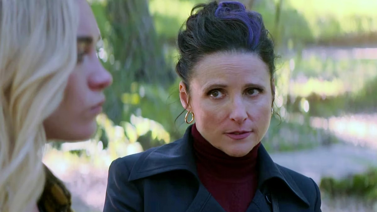 Julia Louis-Dreyfus as Val talking to Yelena (Florence Pugh) in Black Widow