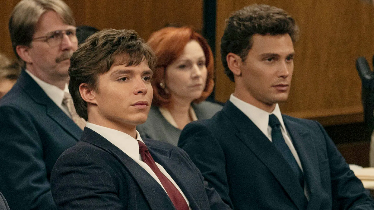 The Menendez brothers in a court room in Netflix's 'Monsters'