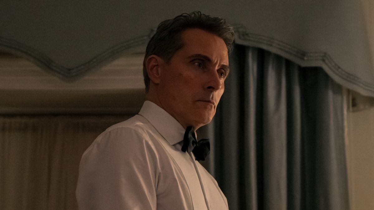 Rufus Sewell as Hal Wyler in The Diplomat season 2