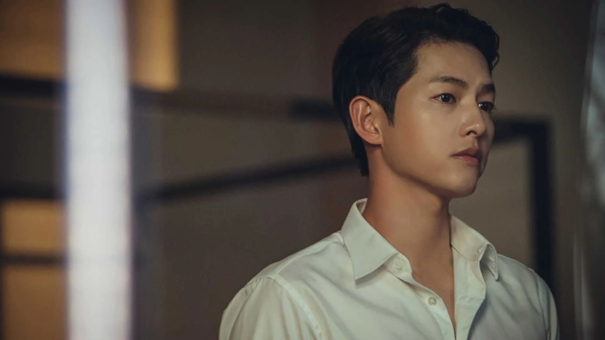 Song Joong-ki as Vincenzo Cassano