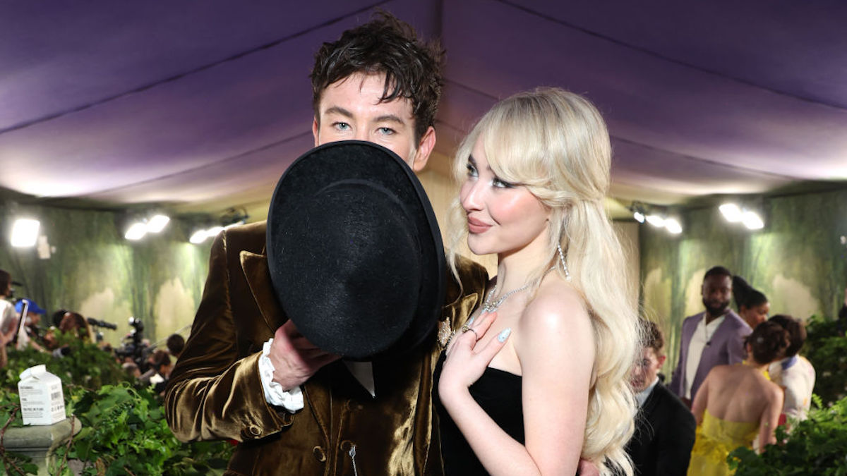 Barry Keoghan and Sabrina Carpenter pose at the MET Gala