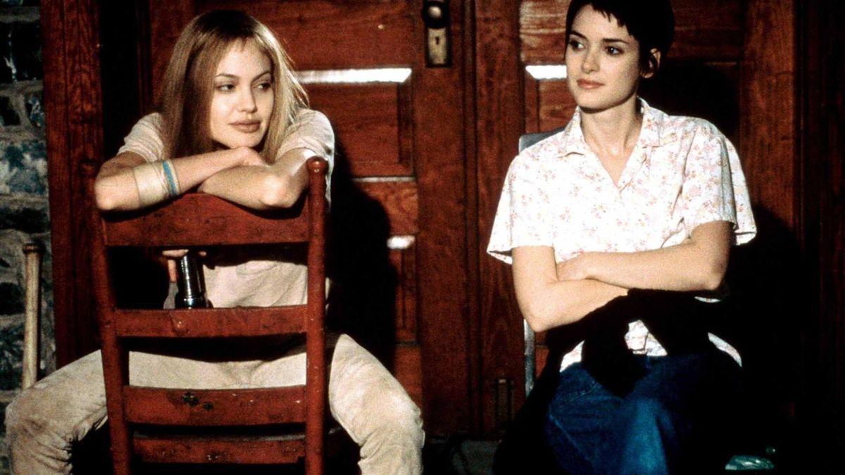 A still from Girl, Interrupted with Angelina Jolie and Winona Ryder