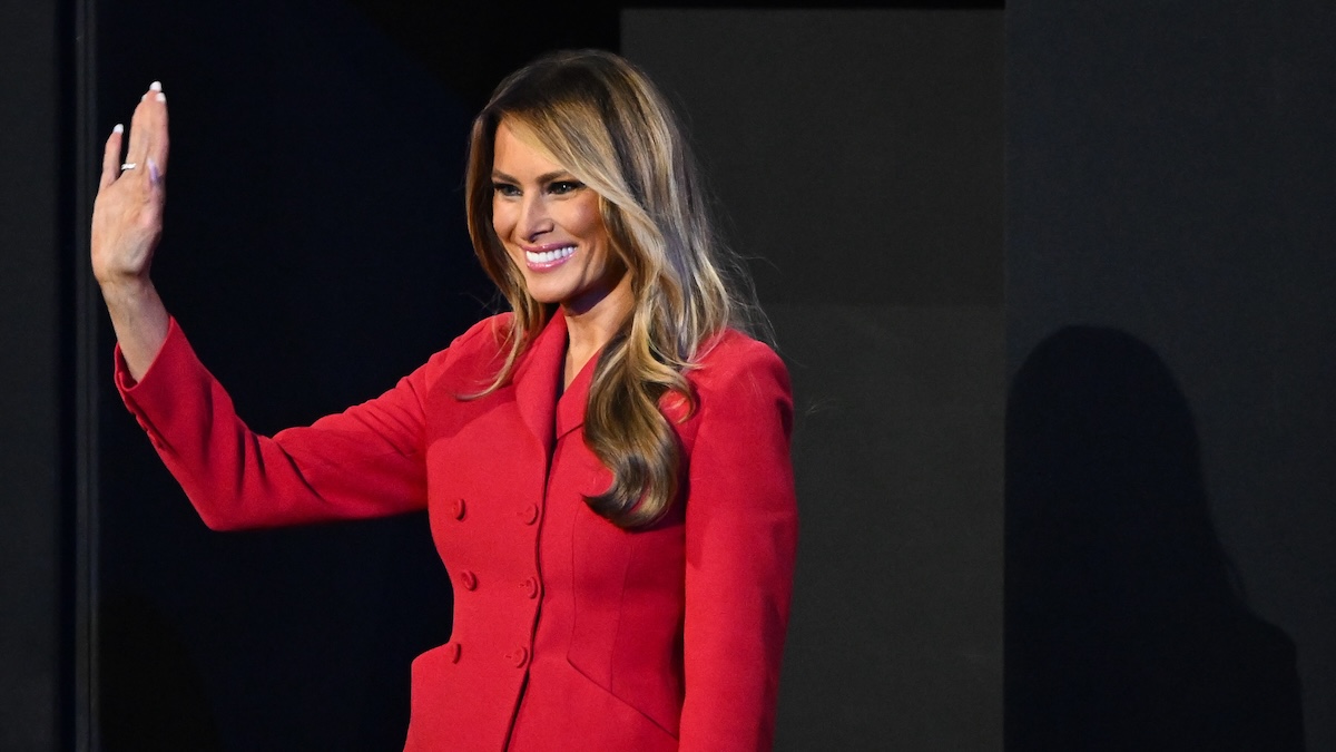 melania trump walking on stage at the rnc