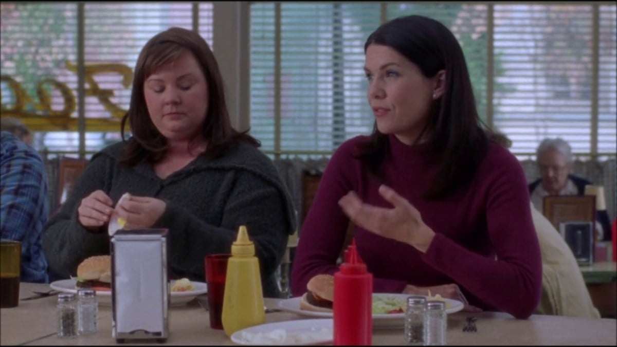 Sookie and Lorelay in Luke's Diner in the episode "Cinnamon's Wake" 