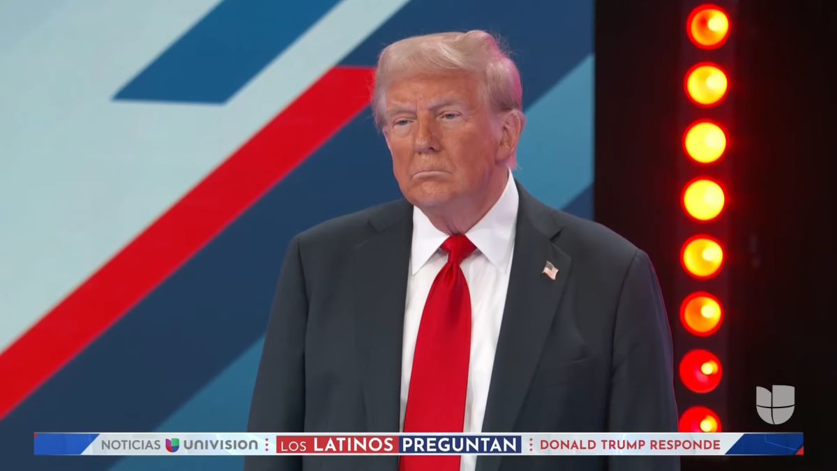 Donald Trump spews lies about undocumented immigrants and farmers instead of answering this strawberry farmer's question