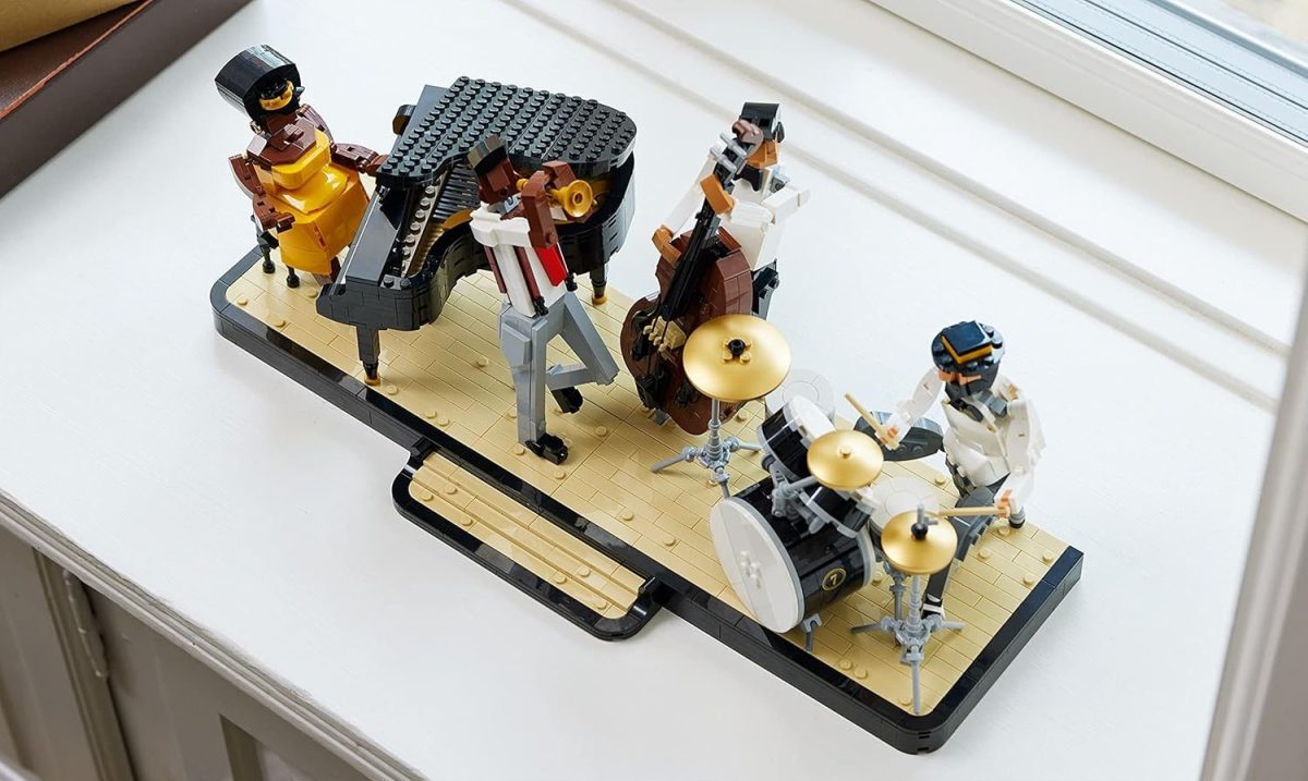 Different views of the LEGO jazz quartet