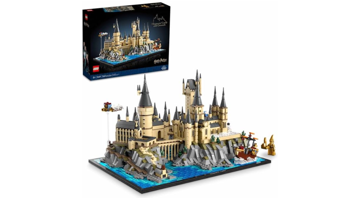 LEGO Harry Potter Hogwarts set.