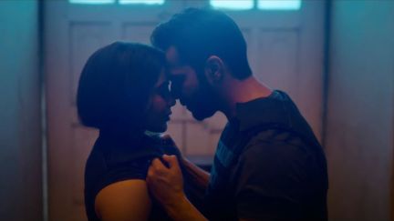 Varun Dhawan as Rahi and Samantha as Honey in bulletproof vests have a moment of closeness before going to fight in Citadel: Honey Bunny