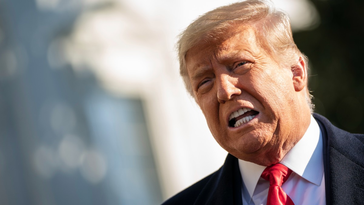 Donald Trump speaks to reporters on the White House lawn