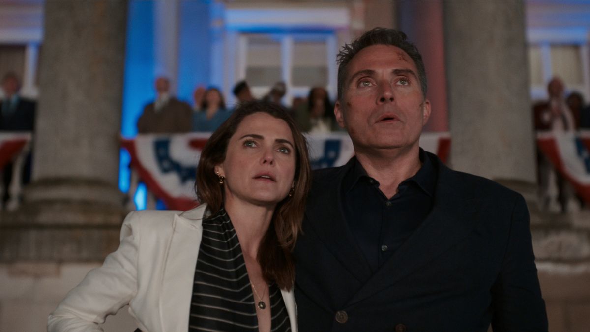 Keri Russell and Rufus Sewell as Kate and Hal Wyler in The Diplomat season 2