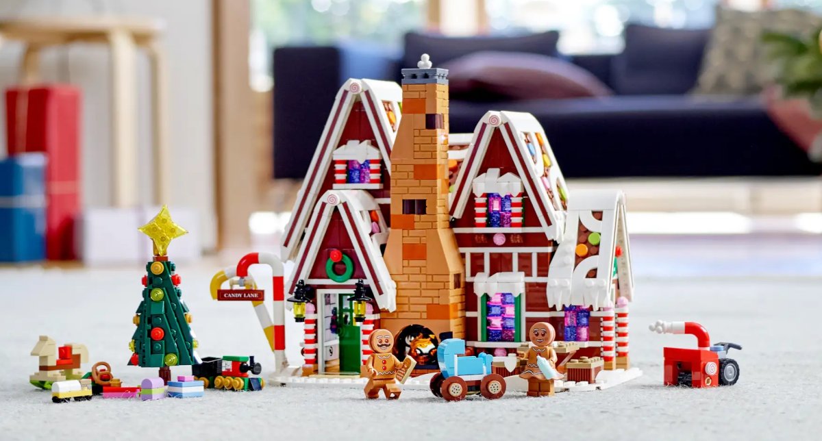 LEGO Gingerbread House