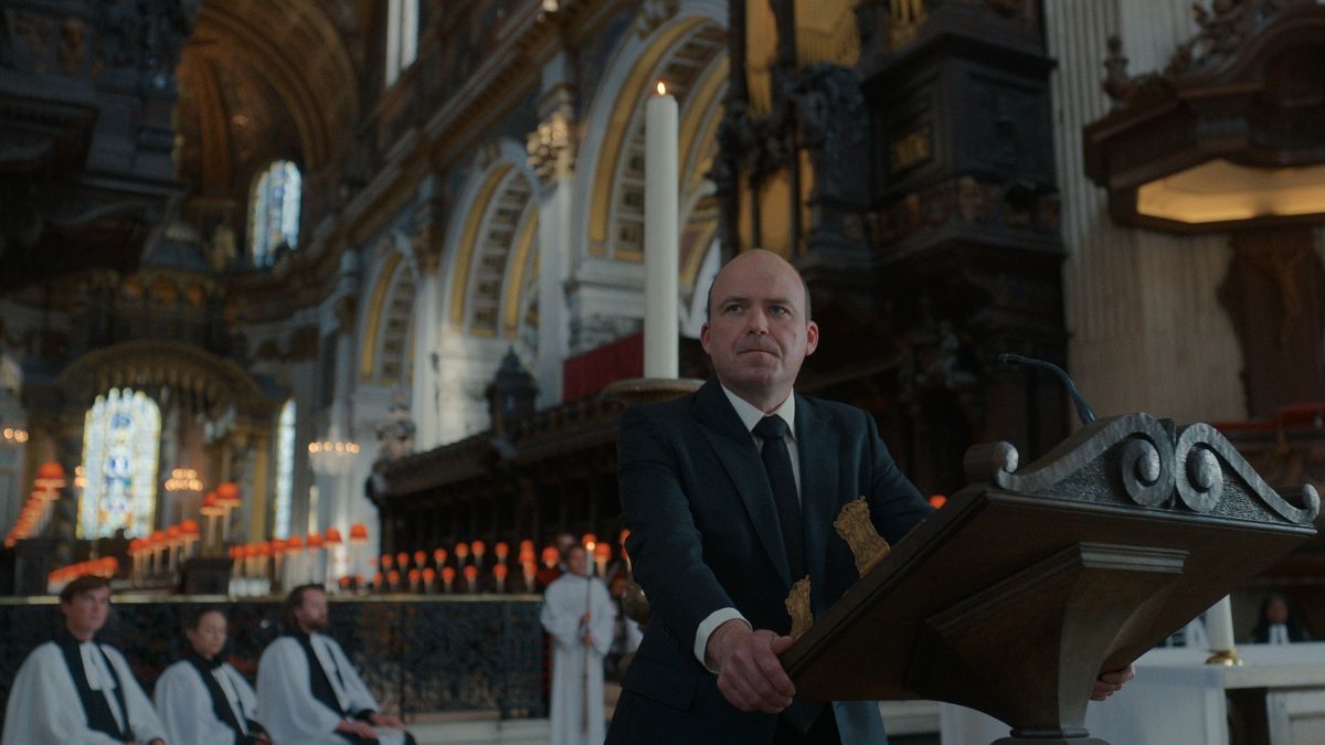 Rory Kinnear as UK PM Nicol Trowbridge addresses a funeral congregation in The Diplomat season 2