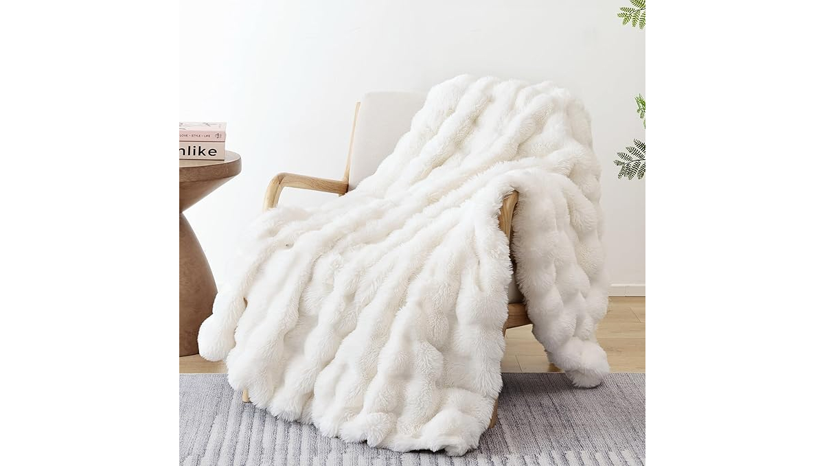 Smoofy Faux Fur Blanket