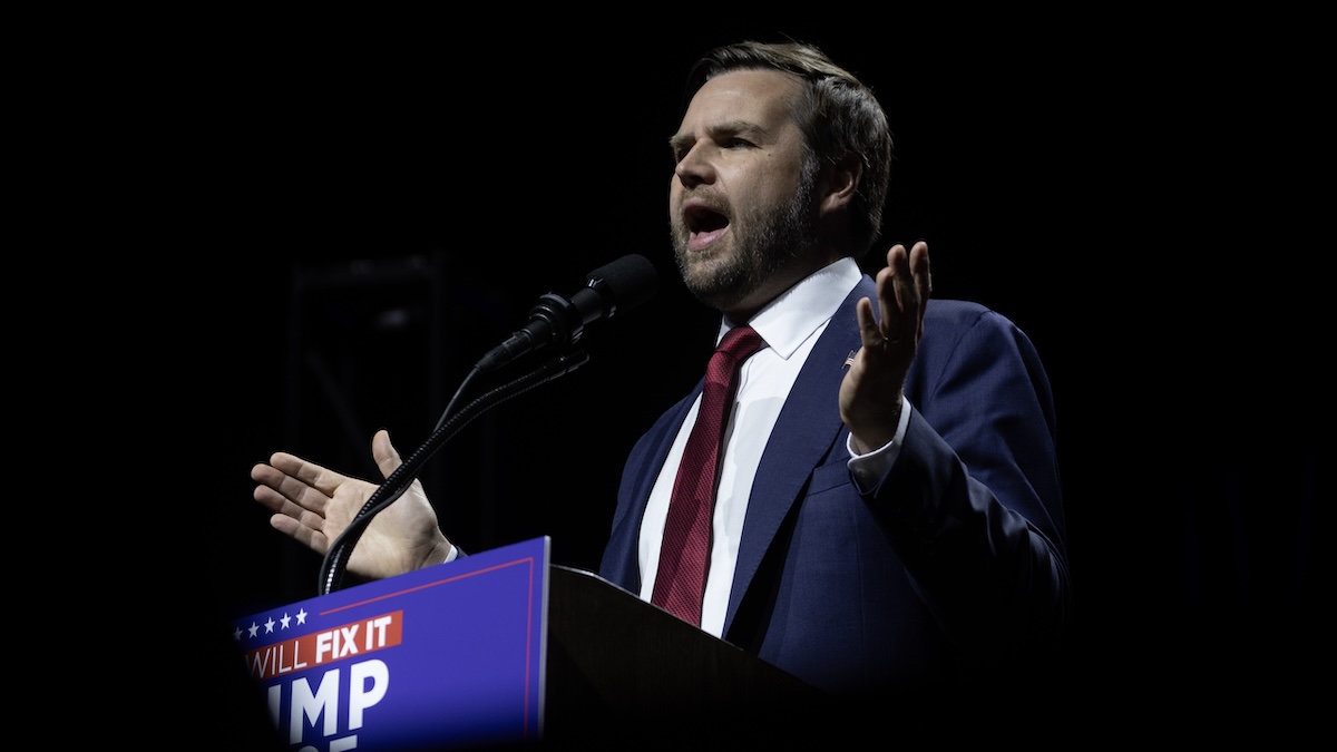 jd vance talking at a rally