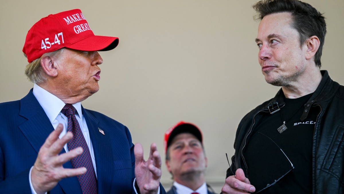 Donald Trump speaks to Elon Musk at the SpaceX Starbase