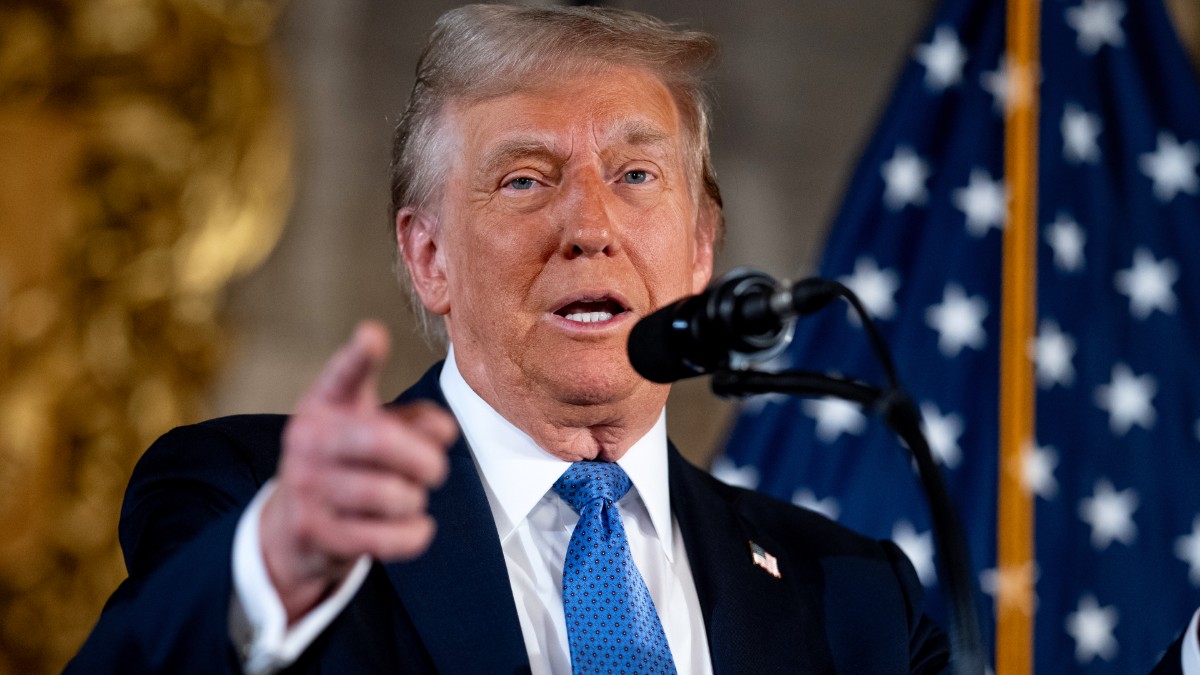 Donald Trump speaks to the press at Mar-a-Lago