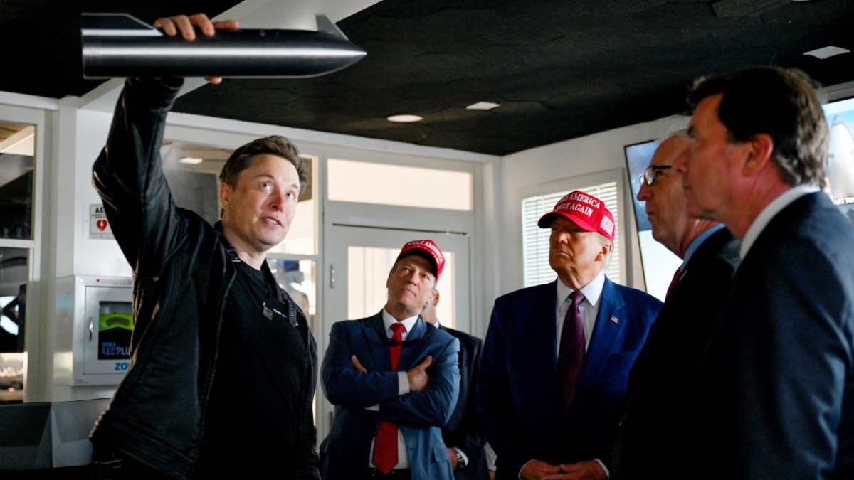 Elon Musk gives Donald Trump a tour of SpaceX