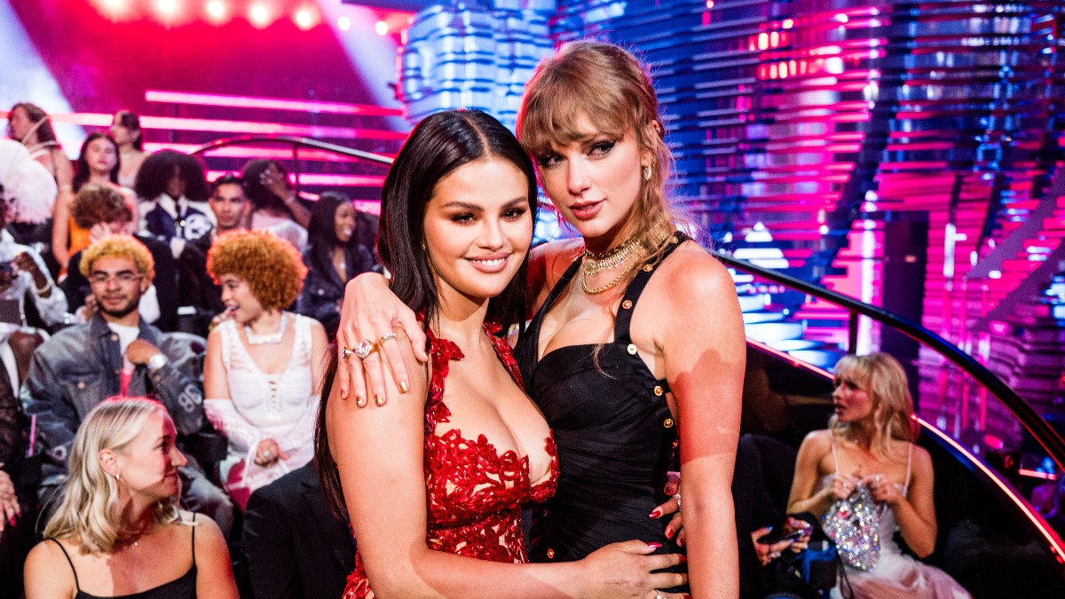 NEWARK, NEW JERSEY - SEPTEMBER 12: (L-R) Selena Gomez and Taylor Swift attend the 2023 Video Music Awards at Prudential Center on September 12, 2023 in Newark, New Jersey. (Photo by John Shearer/Getty Images for MTV)