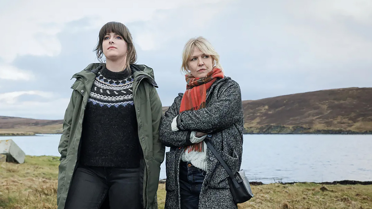 DS Alison McIntosh and DCI Ruth Calder in 'Shetland' season 9