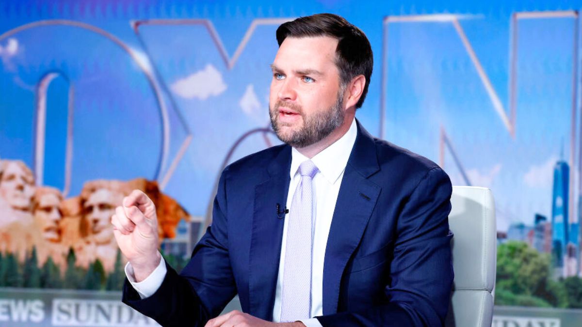 WASHINGTON, DC - JANUARY 11: Vice President-elect JD Vance visits "Fox News Sunday" with anchor Shannon Bream at FOX News D.C. Bureau on January 11, 2025 in Washington, DC. (Photo by Paul Morigi/Getty Images)