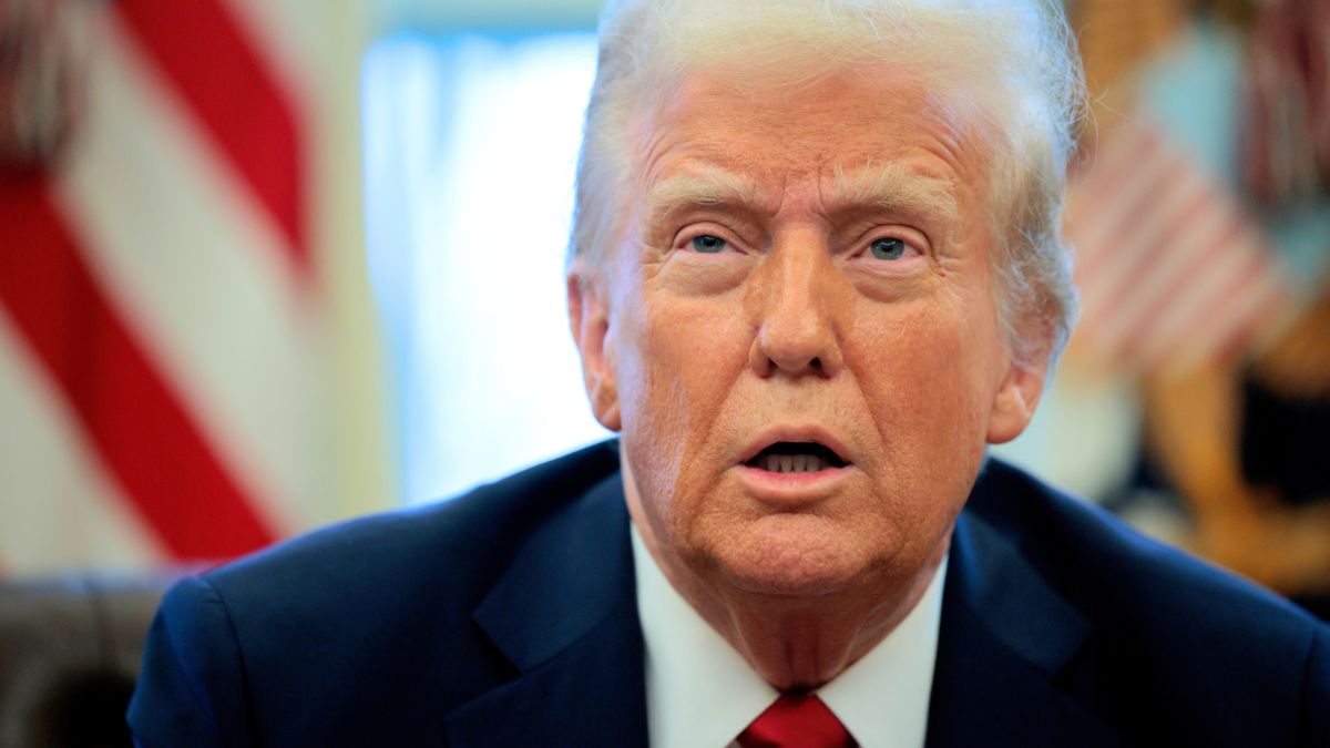 WASHINGTON, DC - JANUARY 30: U.S. President Donald Trump talks to reporters from the Resolute Desk after signing an executive order to appoint the deputy administrator of the Federal Aviation Administration in the Oval Office at the White House on January 30, 2025 in Washington, DC. Trump also signed a memorandum ordering an immediate assessment of aviation safety and ordering an elevation of what he called “competence” over “D.E.I.” (Photo by Chip Somodevilla/Getty Images)